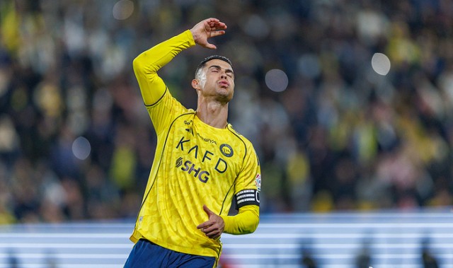 竞技宝官网-C罗罢赛风波升级！沙特联强硬警告：球员不能凌驾于俱乐部之上！|克里斯蒂亚诺·罗纳尔多|联赛|沙特联赛|利雅得胜利足球俱乐部|吉达联合足球俱乐部_新浪体育_新浪新闻